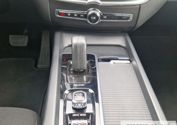 Volvo XC 60 cena 159900 przebieg: 69300, rok produkcji 2021 z Annopol małe 379